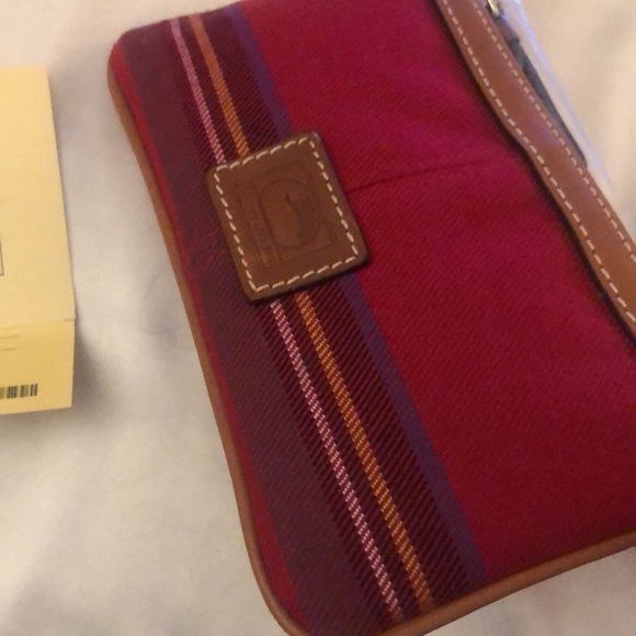 Dooney & Bourke Red Tartan & Brown Leather Trim ZA Wristlet NWT - Picture 6 of 16
